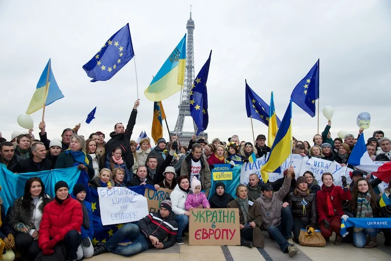 украинци париж франция