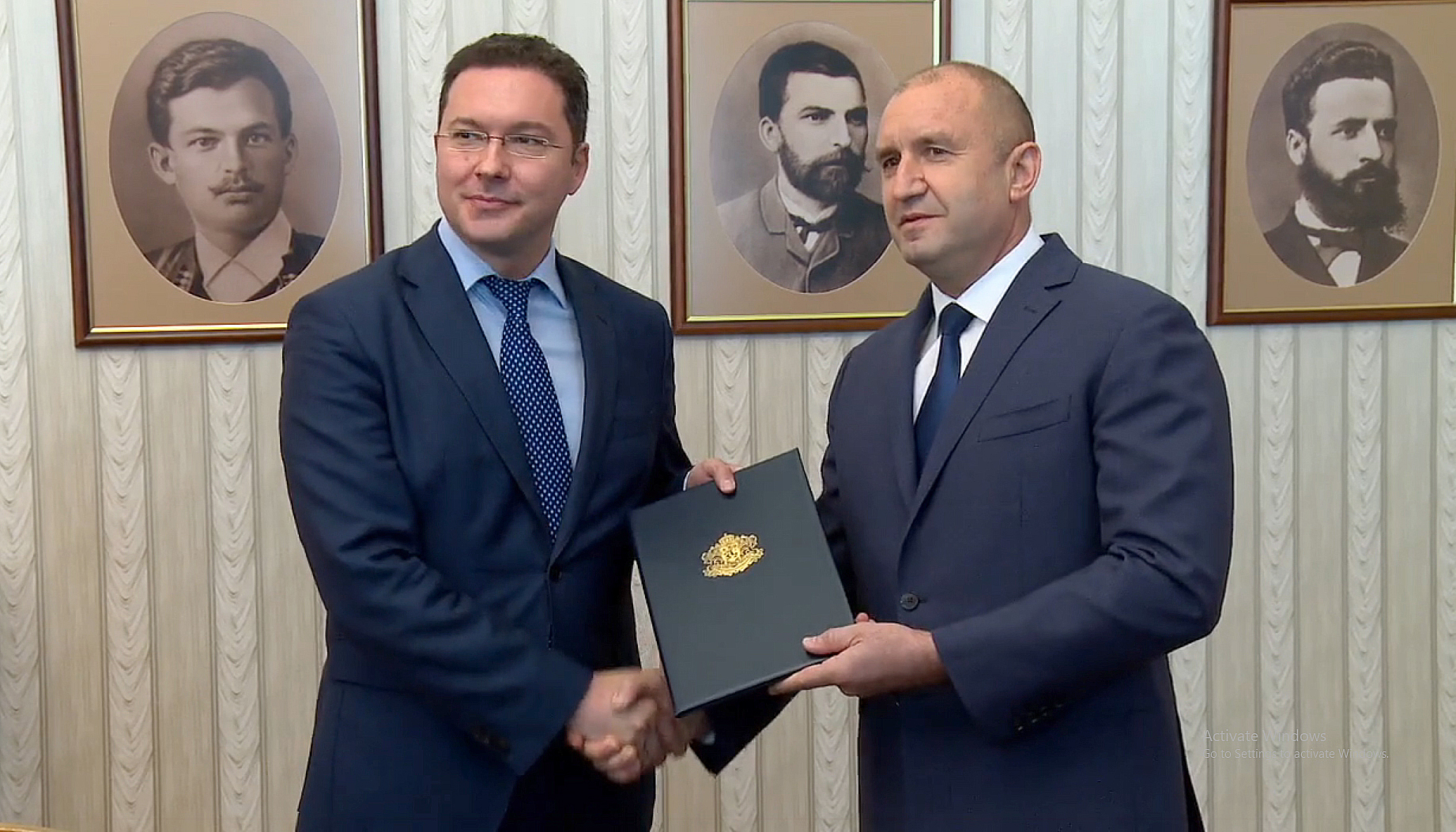 Президентство Връчване мандат на партия Герб