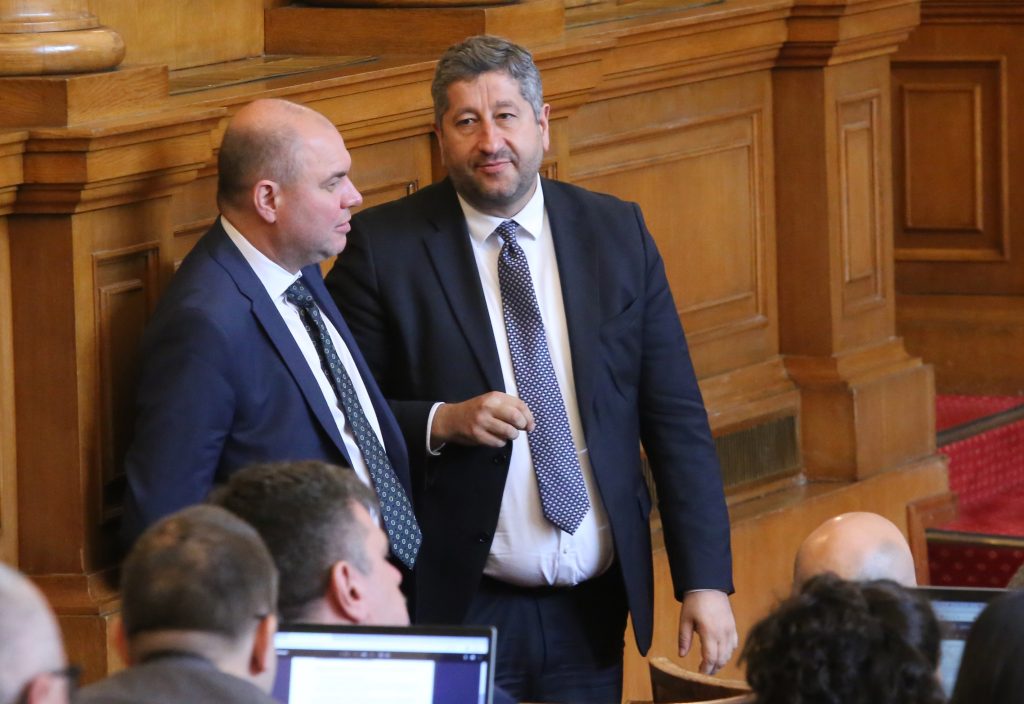 Парламент вот на недоверие към кабинета на Кирил Петков Владислав Панев