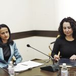Заместник-министър на финансите Карина Караиванова (вляво)  представи разбивка на направените през седмицата плащания по външния дълг.