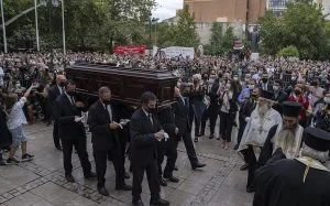 микис теодоракис церемония атина (АП)