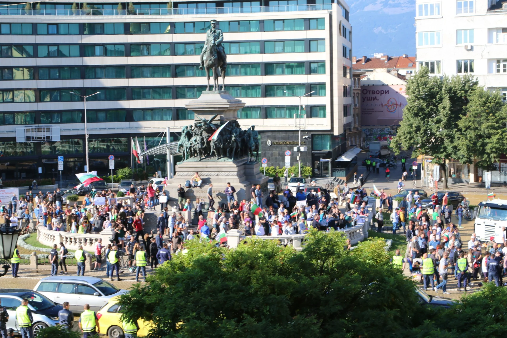 Протест пред парламента