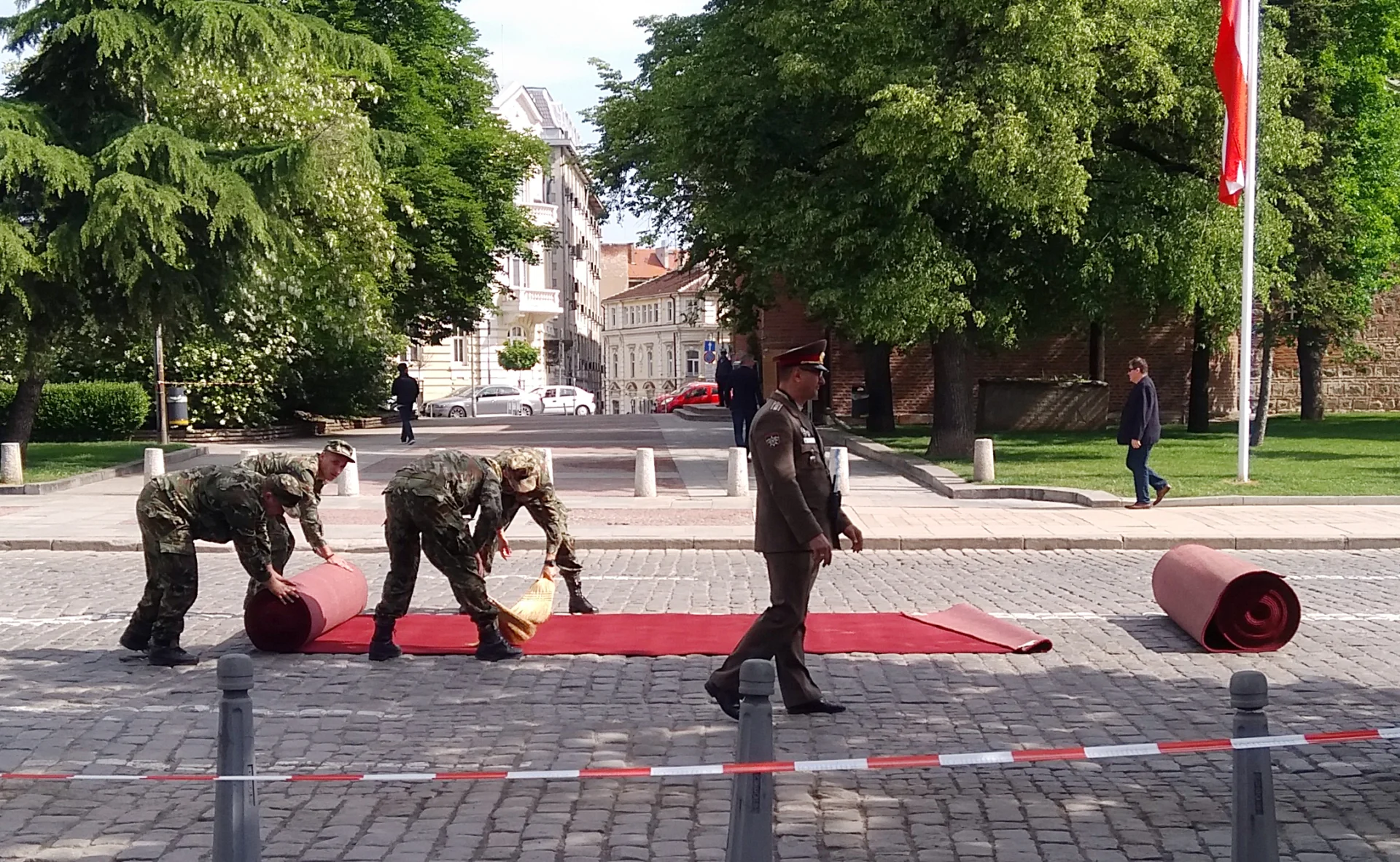 Военни