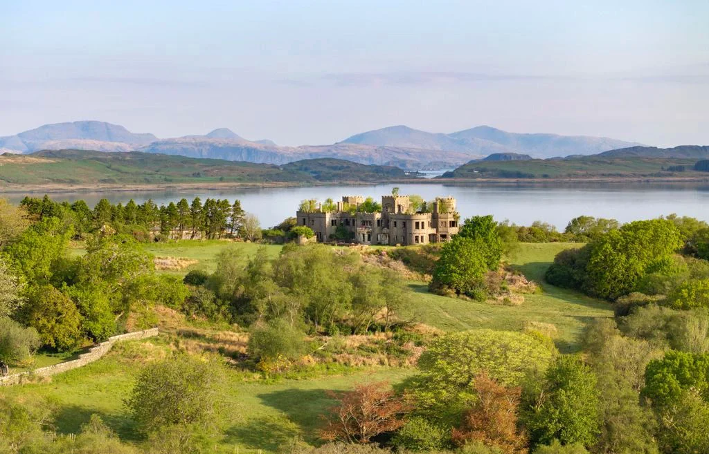 Шотландският остров Шуна с руини на замък и ферма се продава за 5.5 млн. паунда 2 Шотландският остров Шуна с руини на замък и ферма се продава за 5.5 млн. паунда