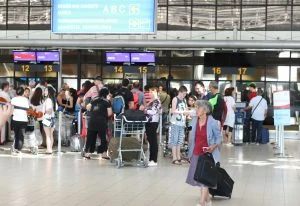 Летище София заминаващи пристигащи Терминал 2 пътници
