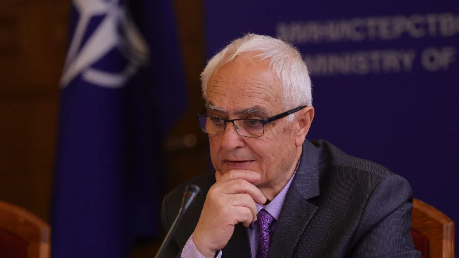 Армията иска да купи 3 "Спартан"-а за гасене на пожарите за над 400 млн. лв.