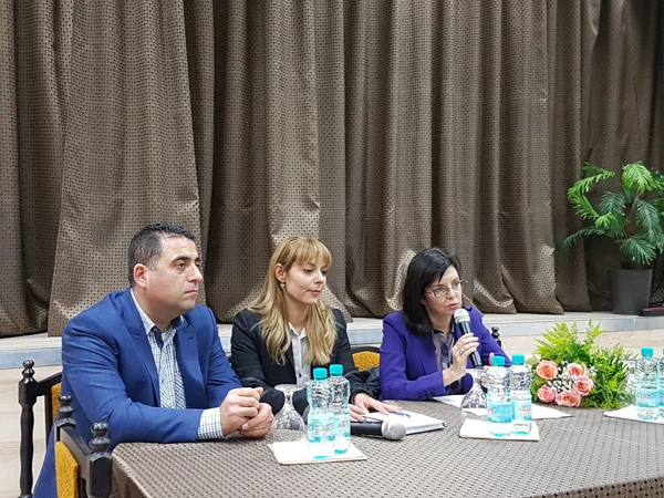 кунева