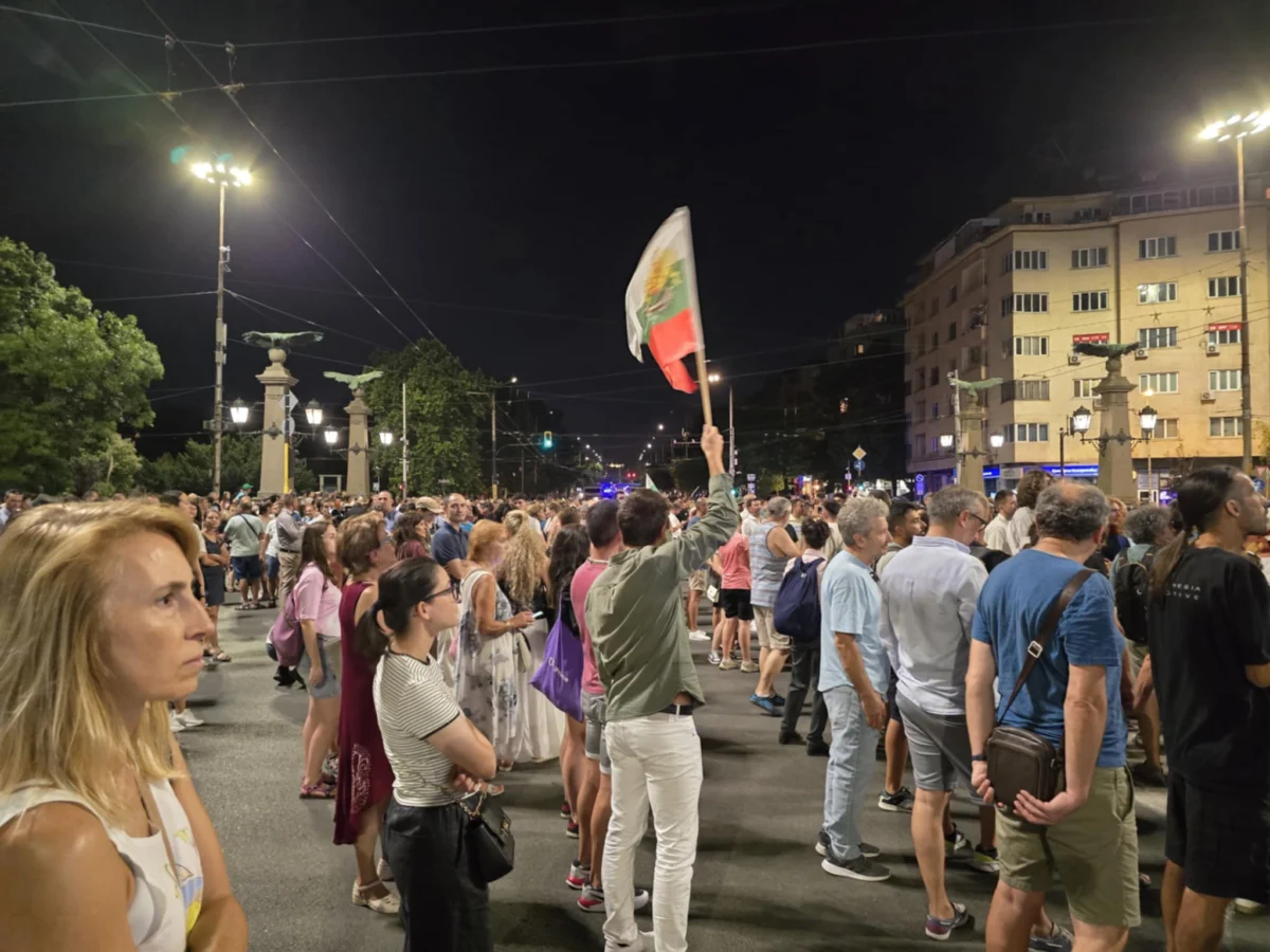 Протестът срещу Борислав Сарафов блокира "Орлов мост" /снимки/ 3 cd2ofqzf