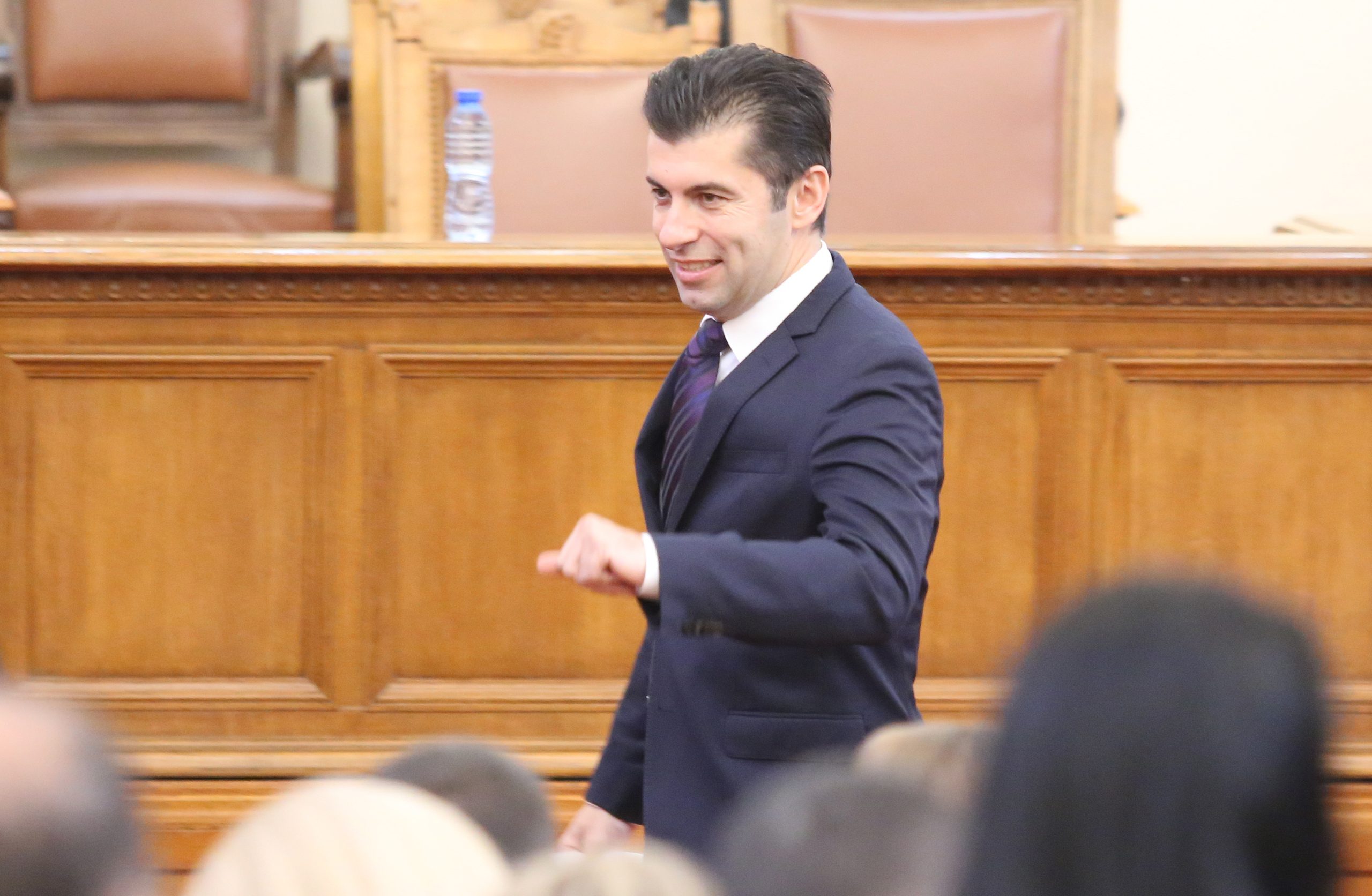 Парламент Кирил Петков