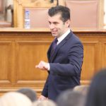 Парламент Кирил Петков