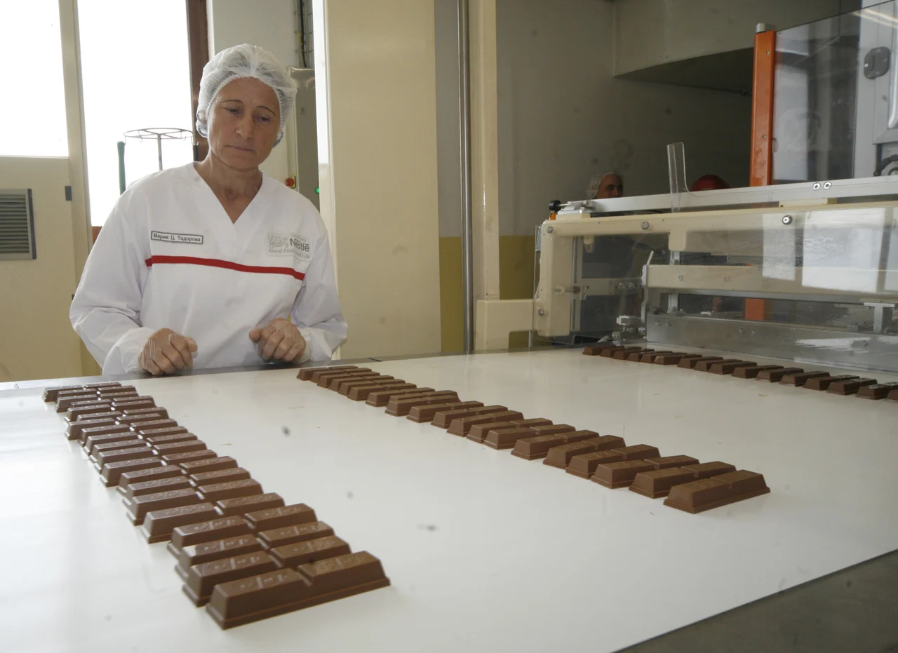 20 г. Нестле България Обновена линия за производство на нов Кит Кат десерт