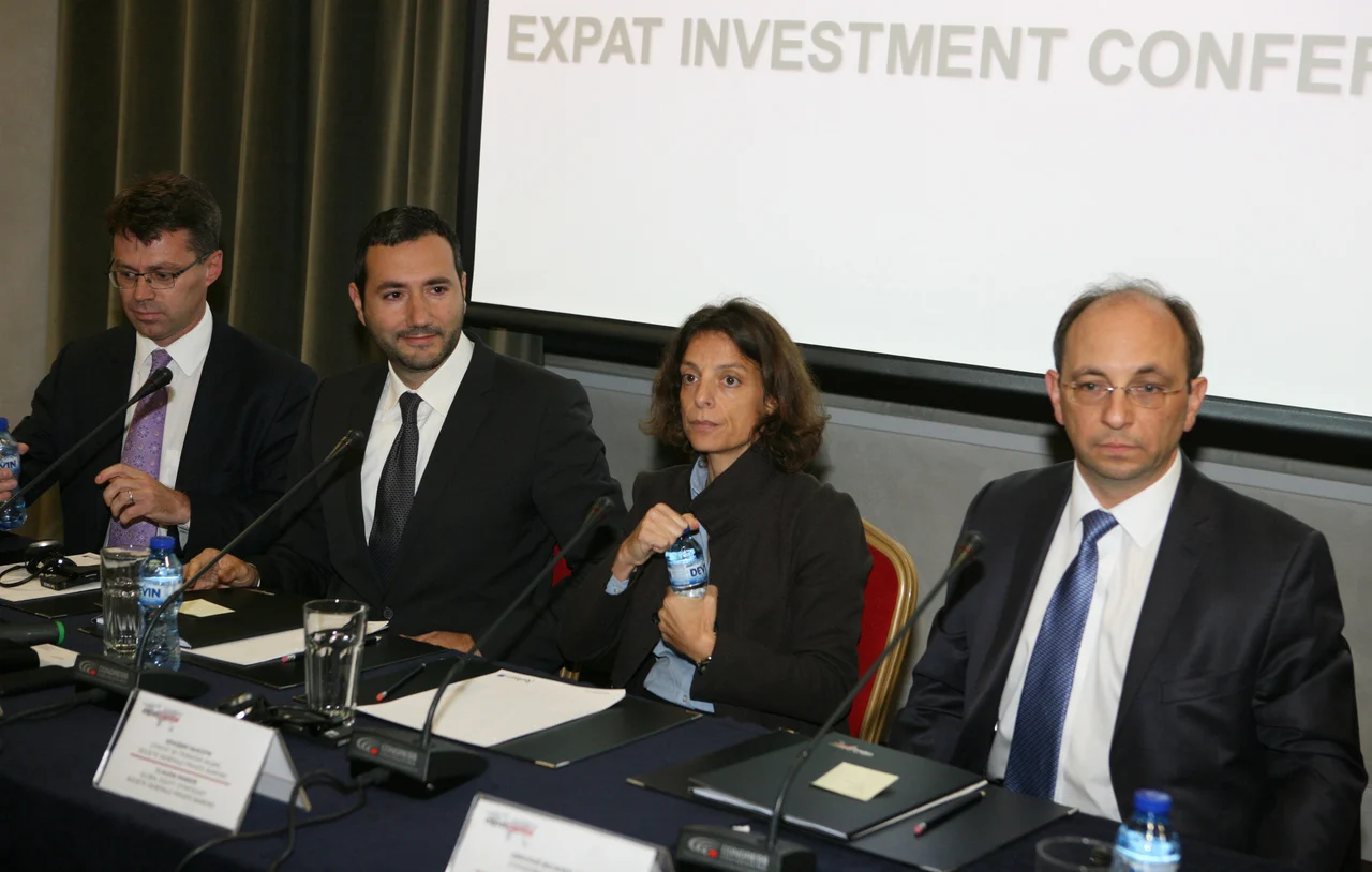 EXPAT INVESTMENT CONFERENCEИНВЕСТИЦИИ И ПАЗАРИСъбитието се организира от Еxpat Capital – най-голямата независима компания в България за управление на индивидуални инвестиционни сметки с глобална мрежа от клиенти и партньори в над 20 държави.Конференцията има за цел да провокира дискусия за състоянието и перспективите пред световната икономика и нейното отражение върху финансовите пазари
