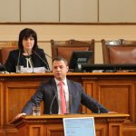 Парламент Делян Добрев