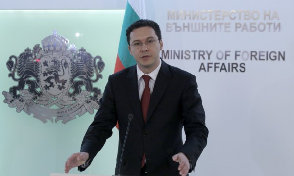 даниел митов