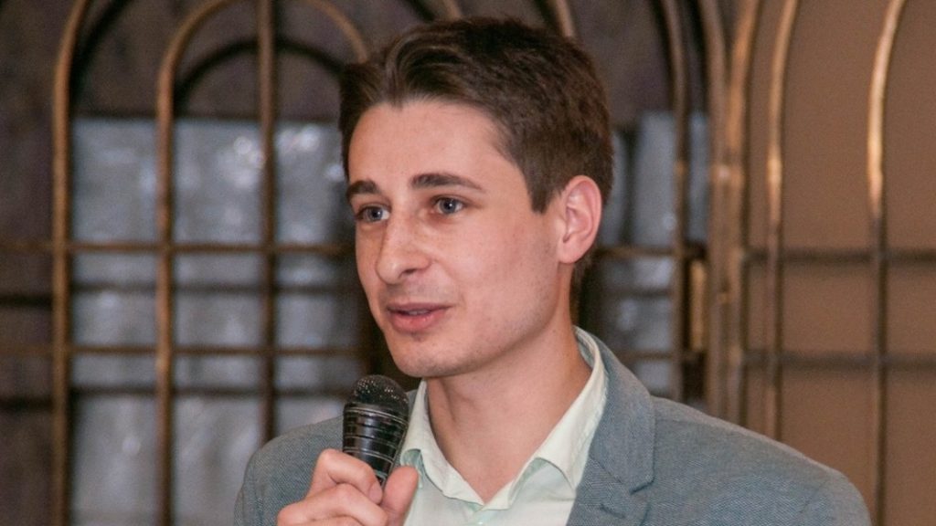 Калоян Велчев: Оставката на Борисов е залог за излизане от политическата криза 1 Калоян Велчев