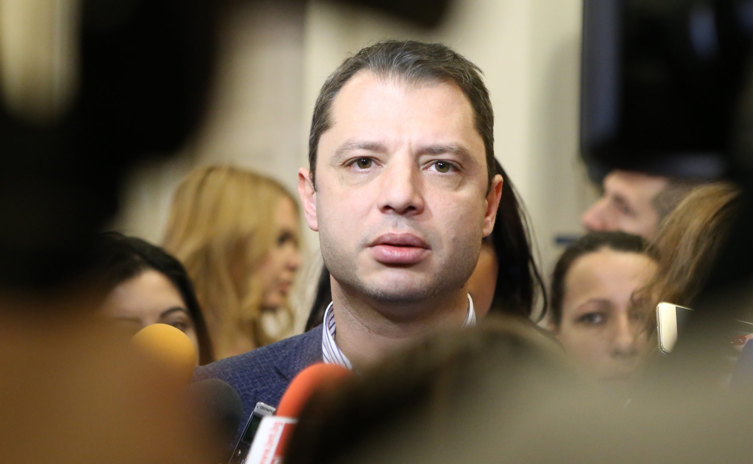 Парламент Делян Добрев