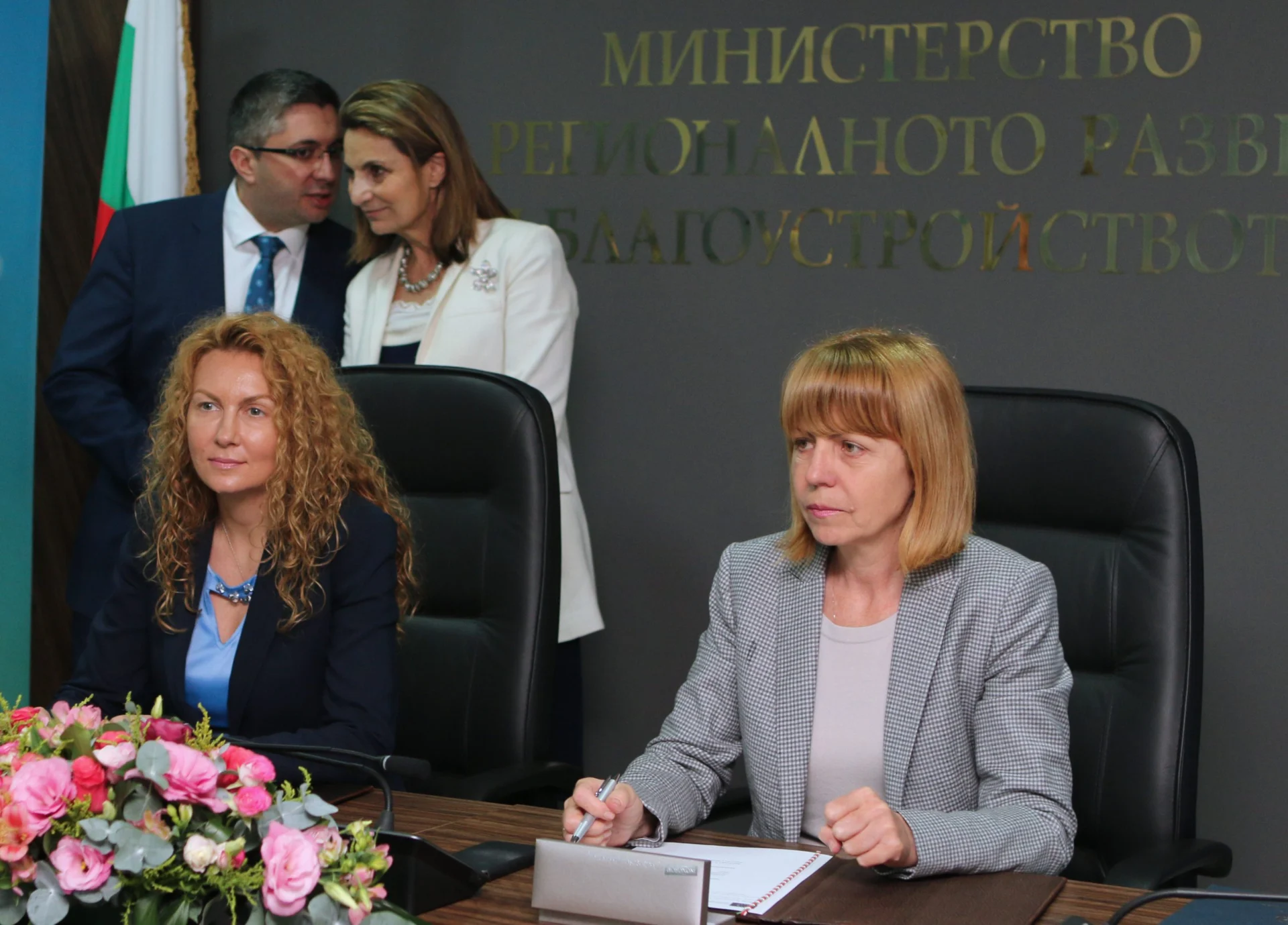 Подписан е договорът за най-големия проект за образователна инфраструктура по Оперативна програма „Региони в растеж“ Деница Николова Йорданка Фандъкова