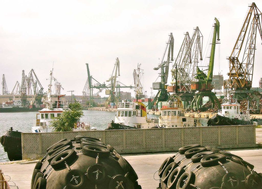 "Пристанище Варна"