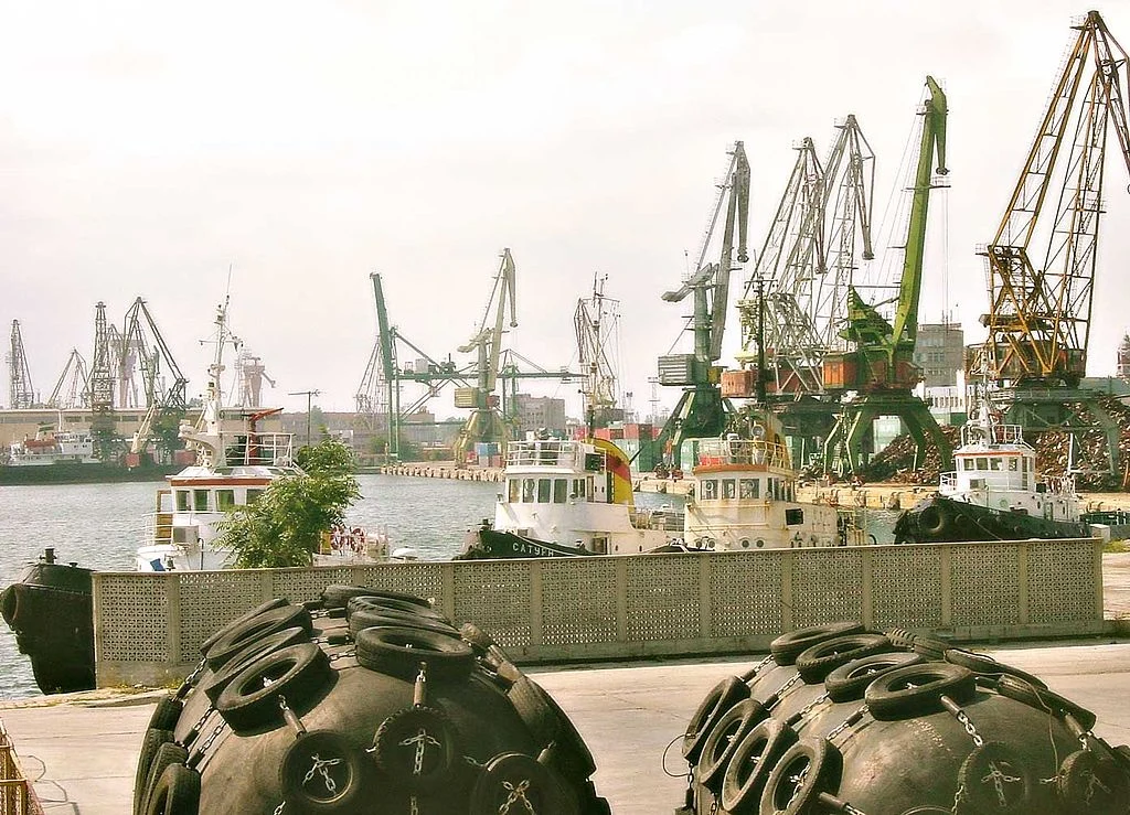 "Пристанище Варна"