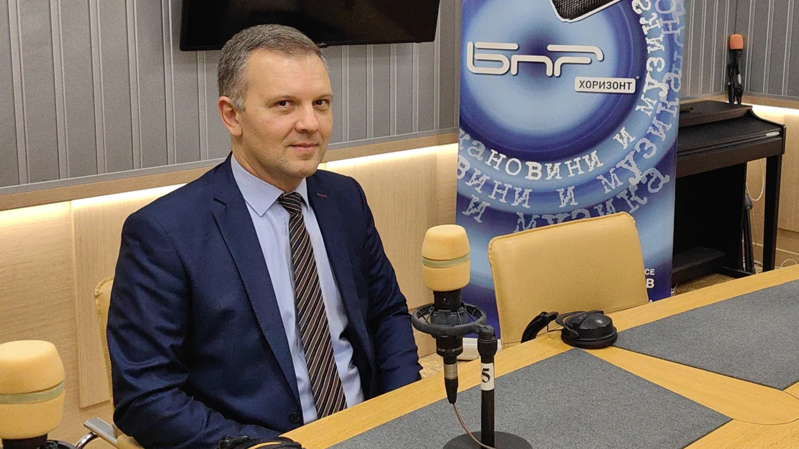 Министър Найденов ще обжалва отказа на ВАС да разгледа искането му за отстраняването на Сарафов