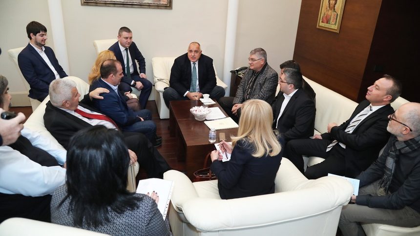 Борисов прие условията на превозвачите за тол тарифите