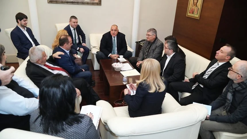 Борисов прие условията на превозвачите за тол тарифите