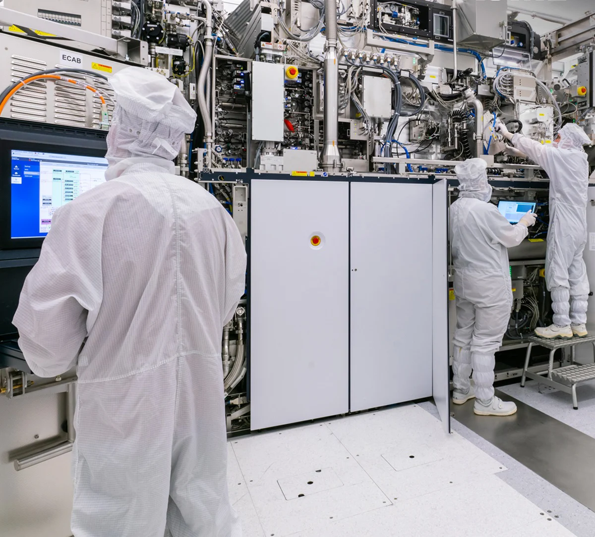 ASML отчете силен ръст на поръчките за ключовата си AI технология 2 ASML отчете силен ръст на поръчките за ключовата си AI технология