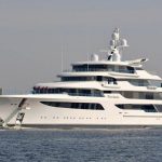 Търг за 220-милионната суперяхта "Royal Romance" отново е отложен