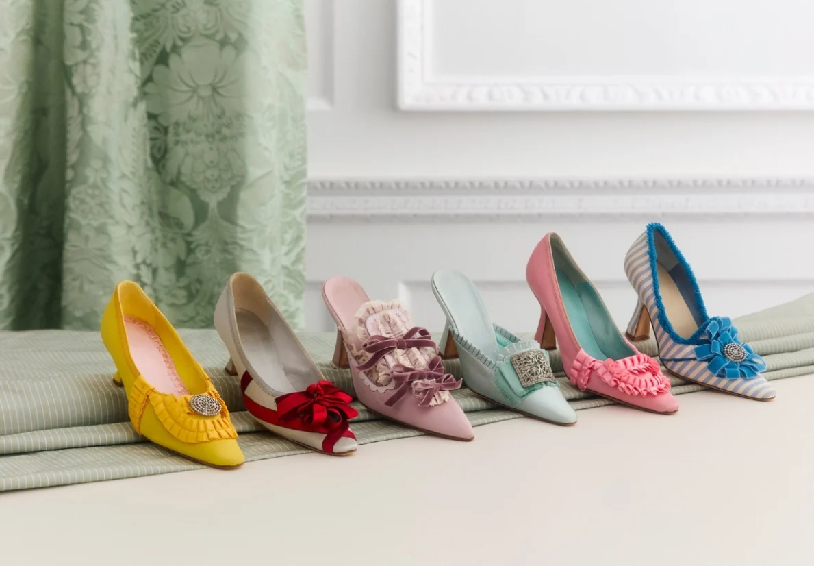 Част от прекрасните обувки от новата колекция на Маноло Бланик.