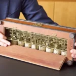 Парижки съд блокира търга на един от първите калкулатори на Паскал "La Pascaline"