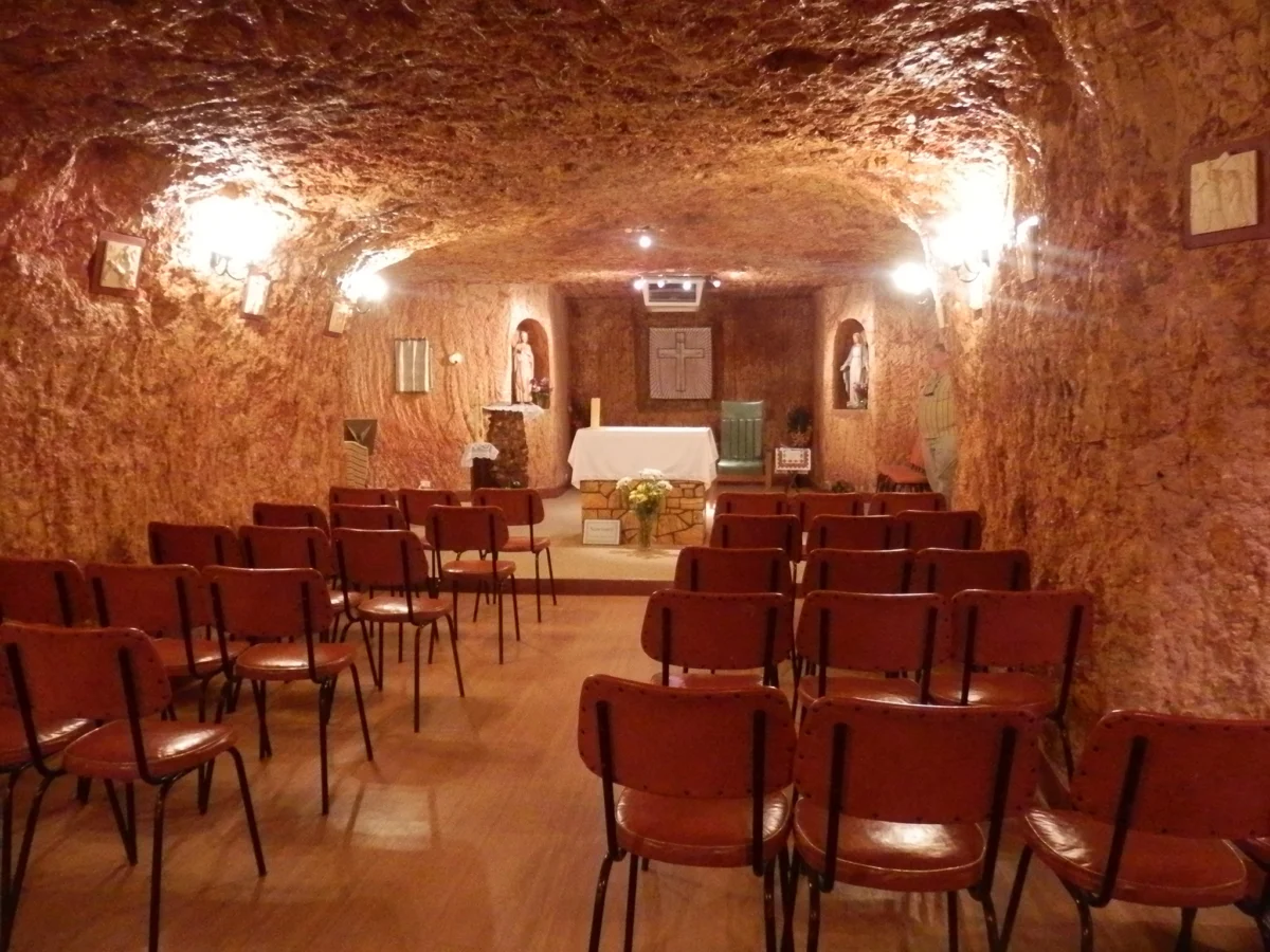 coober pedy katolicheskata podzemna curkva v coober pedy