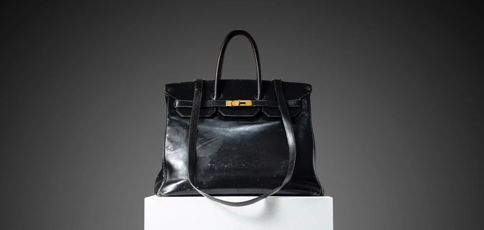 Оригиналната чанта Hermès на Джейн Бъркин отива на търг в Париж