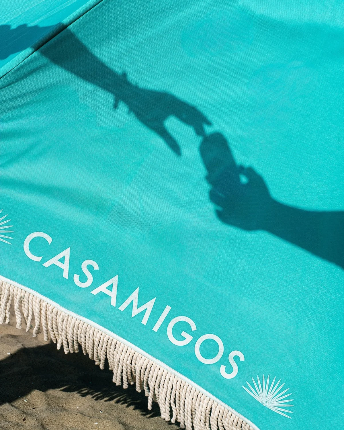 Джордж Клуни пуска Casamigos Margaritas - RTD коктейли в кен със 100% текила