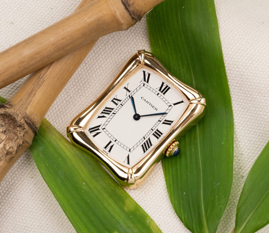 Часовникът Bamboo Coussin от Cartier продаден за 283 000 долара на търг