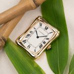 Часовникът Bamboo Coussin от Cartier продаден за 283 000 долара на търг