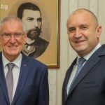 Румен Радев и Жоел Бар - генерален представител по въоръженията в Министерство на отбраната на Френската република