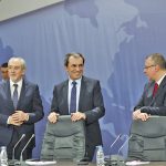 Премиерът Пламен Орешарския и лидерите на БСП Сергей Станишев и на ДПС Лютви Местан обещаха предвидимост в данъчната политика.