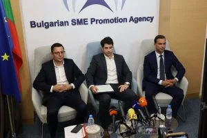ИАНМСП) юорганизира онлайн информационен ден за възможностите за българския бизнес по Националния план за възстановяване и устойчивост (НПВУ Атанас Пеканов  Александър  Пулев