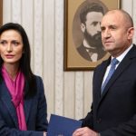 Мария Габриел върна на президента Румен Радев изпълнен мандат