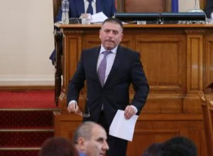 Парламент гласуване избор на членове на ВСС от квотата на парламента Данаил Кирилов