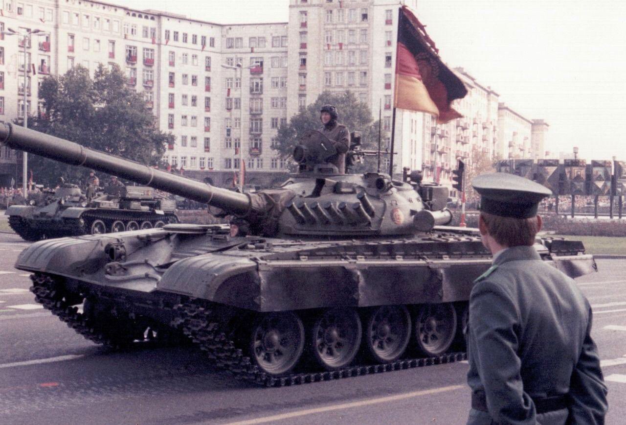 източногермански танк т-72 т72 т 72 гдр