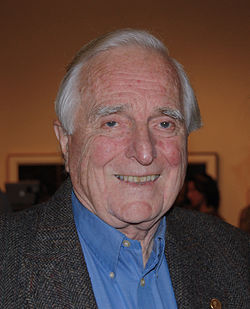 Д-р Дъглас К. Енгълбърт (на английски: Dr. Douglas C. Engelbart) е американски изобретател известен като създател на компютърната мишка