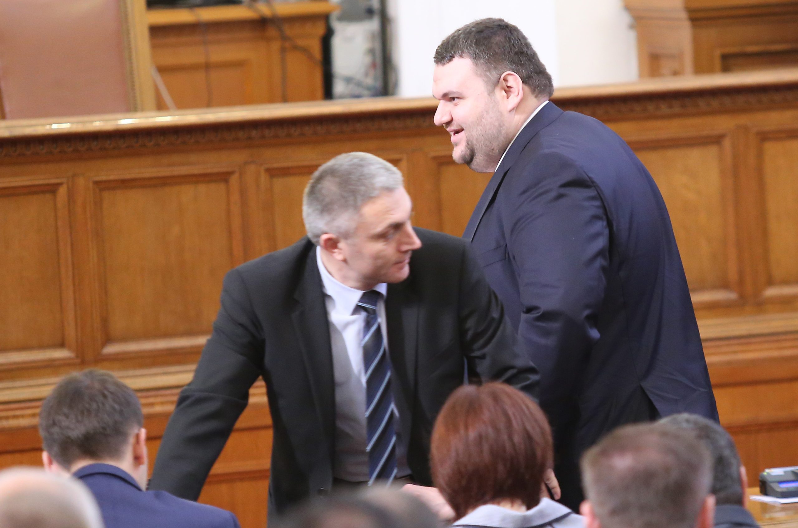 Парламент Мустафа Карадайъ