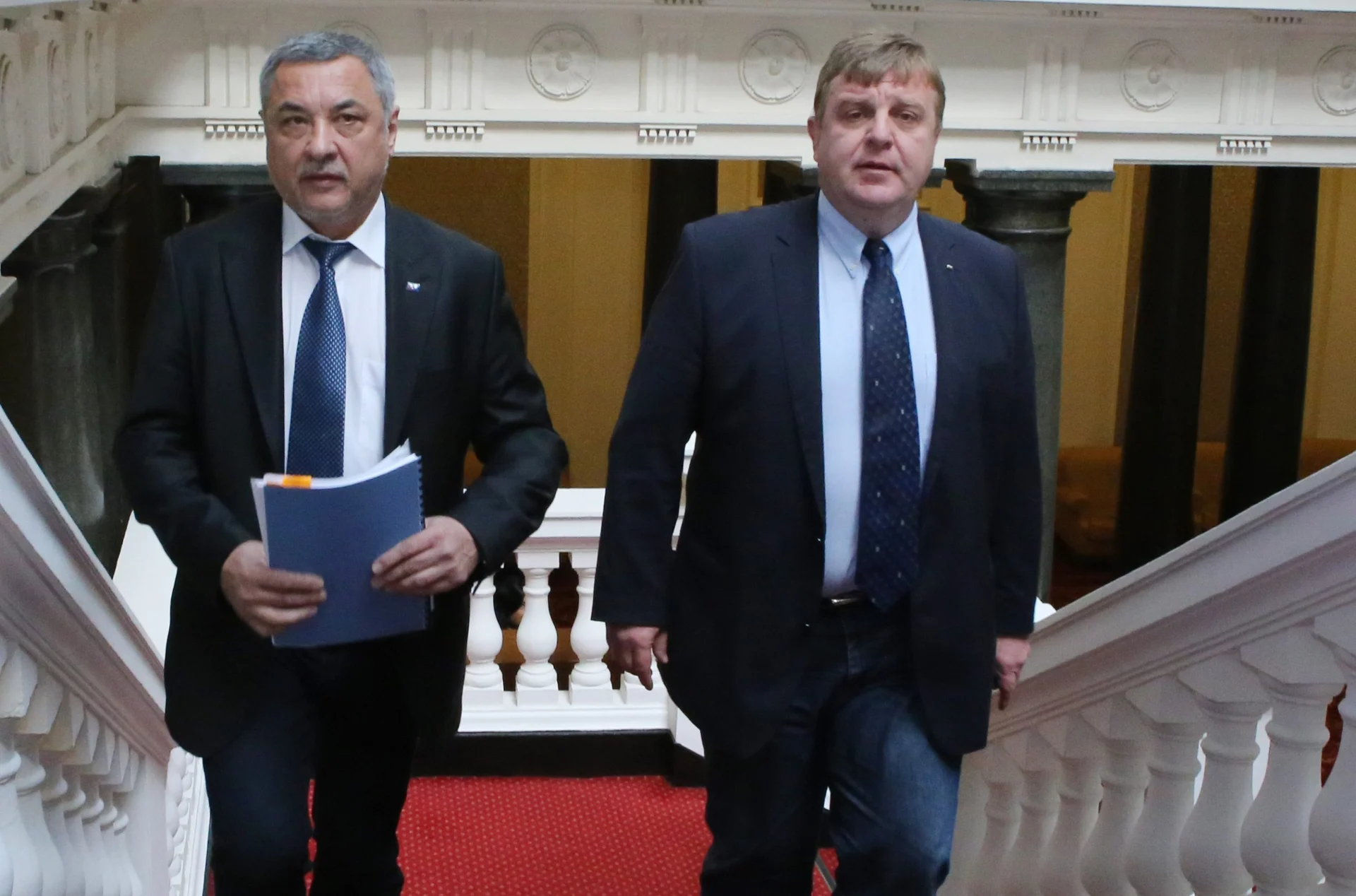 Парламент Патриотичен фронт пресконференция Валери Симеонов Красимир Каракачанов