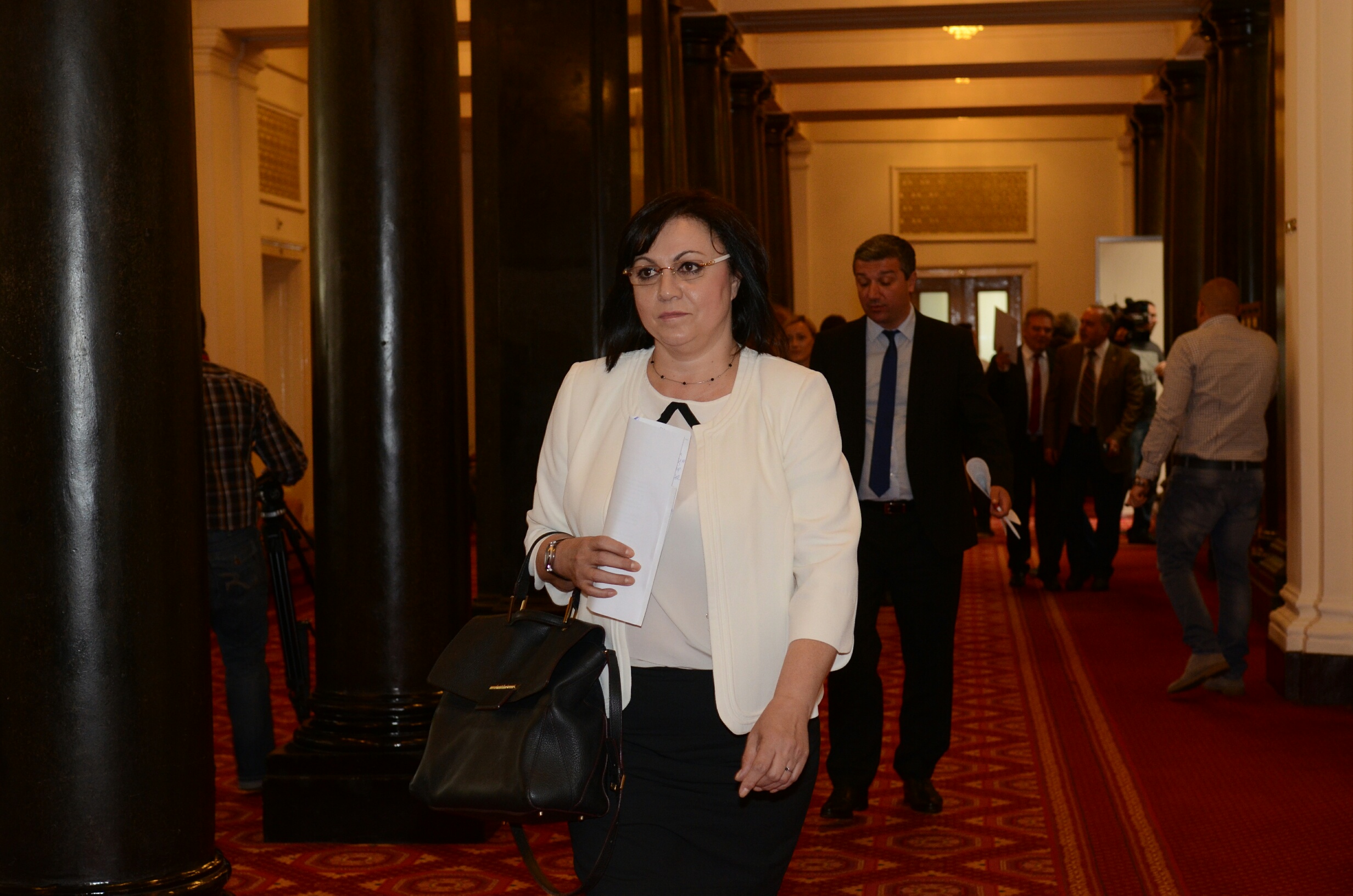Парламент БСП Корнелия Нинова Драгомир Стойнев