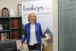 Мая Манолова