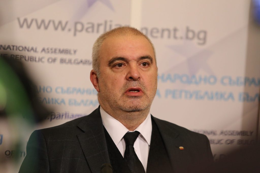Маноил Манев, промени в Закон за чужденците