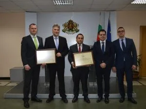 Министърът на икономиката Емил Караниколов връчи сертификат за инвестиция клас А на „МД Електроник“