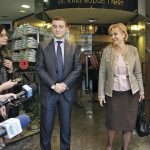 Заместник финансовият министър Владислав Горанов и председателката на бюджетната комисия Менда Стоянова се допитаха до банките как да премахнат недомислиците в проектозакона за данъка върху лихвите.