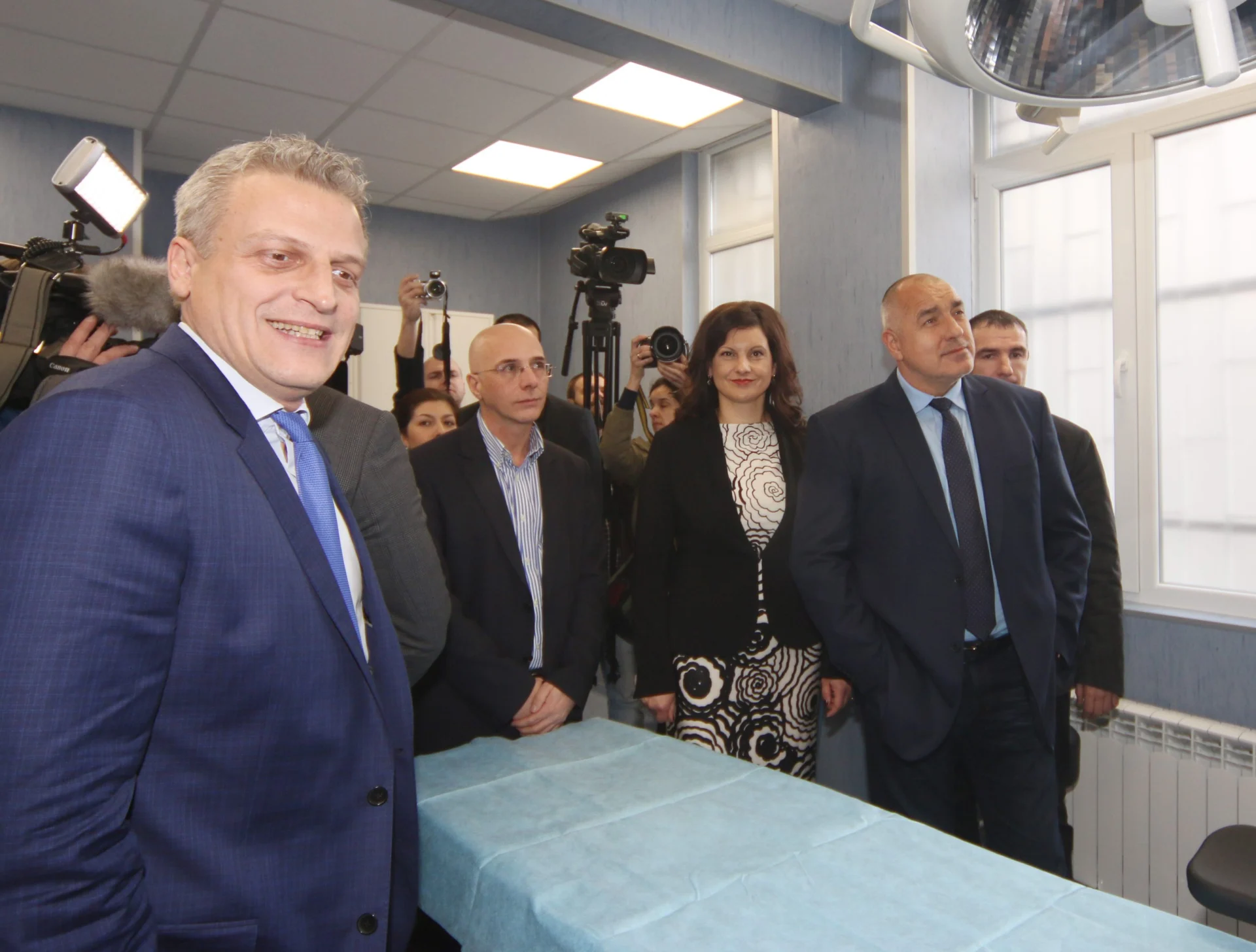 Откриване на новото Спешно отделение на болница  УМБАЛ „Св. Анна“ - София АД. Бойко Борисов  - премиер  д-р Петър Москов - Министър на здравеопазването.